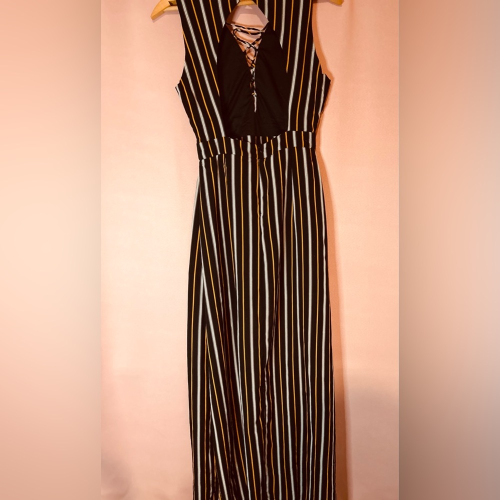 Plunging Stripe Maxi Short Romper - Picture 3 of 3